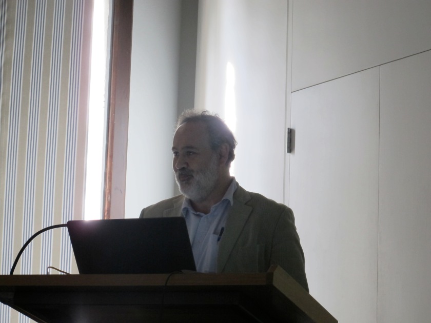 Julio Escalona presenting his research
